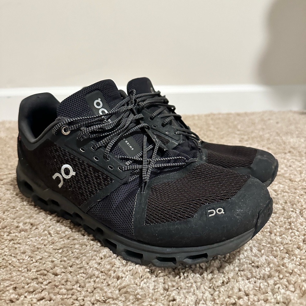 Oncloud Helion Running Shoes